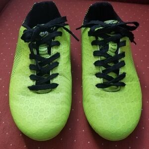Vizari Stealth FG soccer Cleats Green/Black size 5J